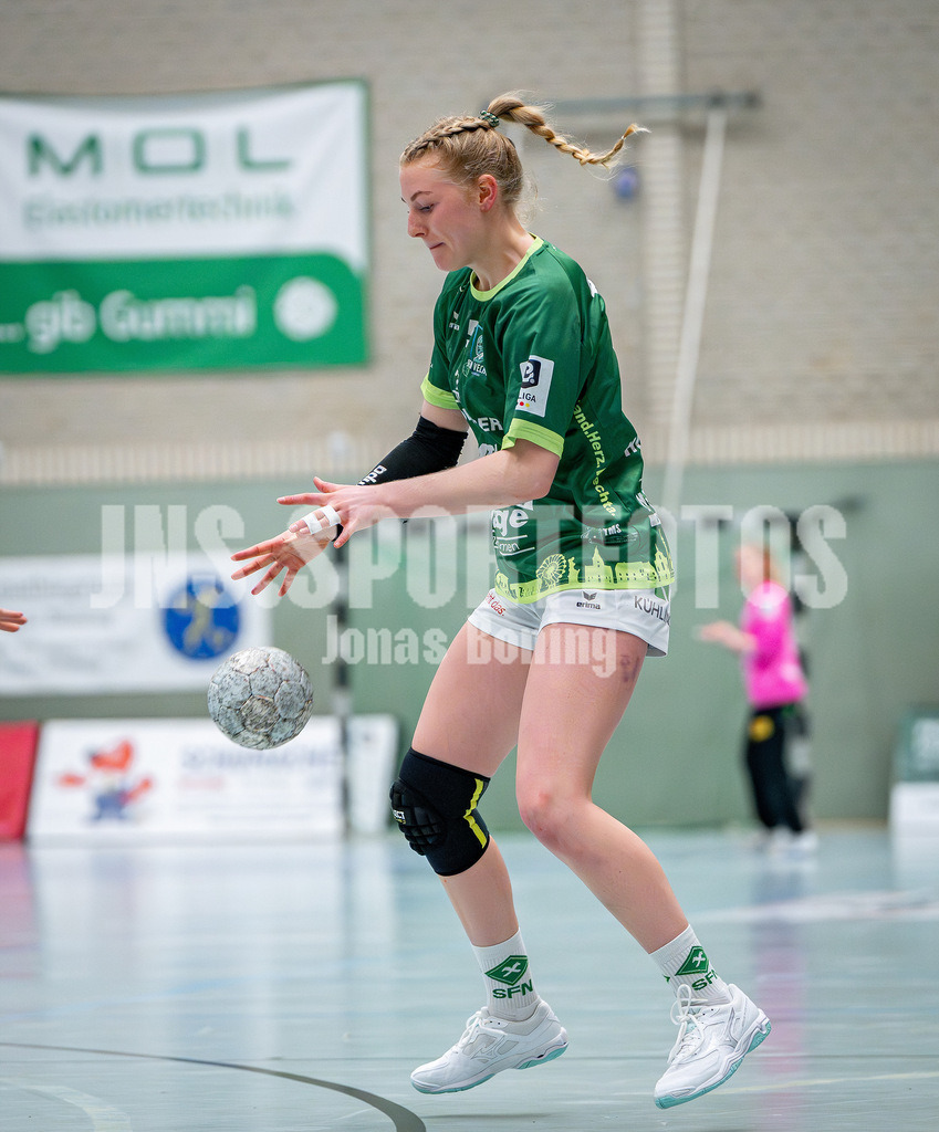 Handball I Frauen I Saison 2025-2026 I 3. Liga Staffel Nord I 10. Spieltag I SC SFN Vechta - HSG Blomberg-Lippe II I 0561 | Thea Johanna Hülsmann (5, SC SFN Vechta)  - Realisiert mit Pictrs.com