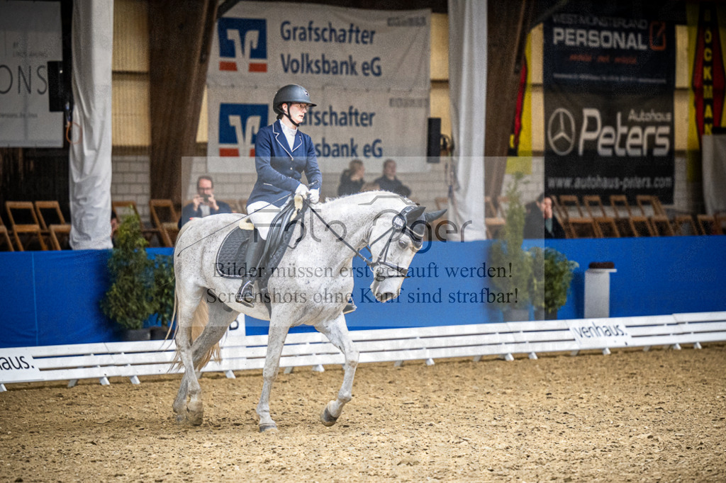 DOS_0182 | Entdecke hochwertige Reitturnierfotos von Foto Oger. Professionell, emotional und authentisch – jetzt Lieblingsmomente im Shop bestellen.Deutschlandweite Turnierfotografie. - Realisiert mit Pictrs.com