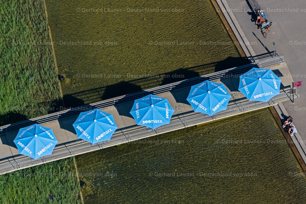 4032391 | DORTMUND 13.02.2021 Winterlich schneebedeckte Parkanlage " Park der Partnerstädte " an der Brinkhoffstraße im Ortsteil Cityring-West in Dortmund im Ruhrgebiet im Bundesland Nordrhein-Westfalen, Deutschland. // Wintry snowy park of " Park of Partnerstaedte " on the Brinkhoffstrasse in the district Cityring-West in Dortmund at Ruhrgebiet in the state North Rhine-Westphalia, Germany. Foto: Gerhard Launer