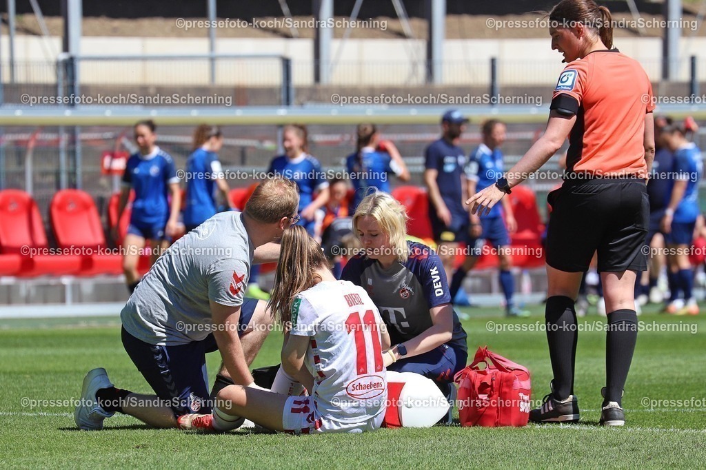 xSSC11052502049 | 11.05.2025, xsscx, Frauen Fußball, 1. FC Köln - Turbine Potsdam, 1. Fußball Bundesliga, 22. Spieltag, Franz-Kremer-Stadion, Saison 2024 2025: Alena Bienz (1. FC Köln 11) wird auf dem Platz behandelt DFB regulations prohibit any use of photographs as image sequences and or quasi-video.