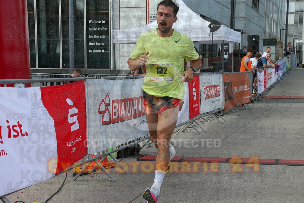 250920_1508_EX1_8416 | Sportfotografie im Rhein-Sieg Kreis, Köln, Bonn, NRW, Rheinland Pfalz, Hessen, etc. Unser Tätigkeitsfeld umfasst den Laufsport vom Volkslauf über den Marathon, Duathlon, Triathon bis zum Ultralauf wie Kölnpfad Ultra oder Schindertrail.