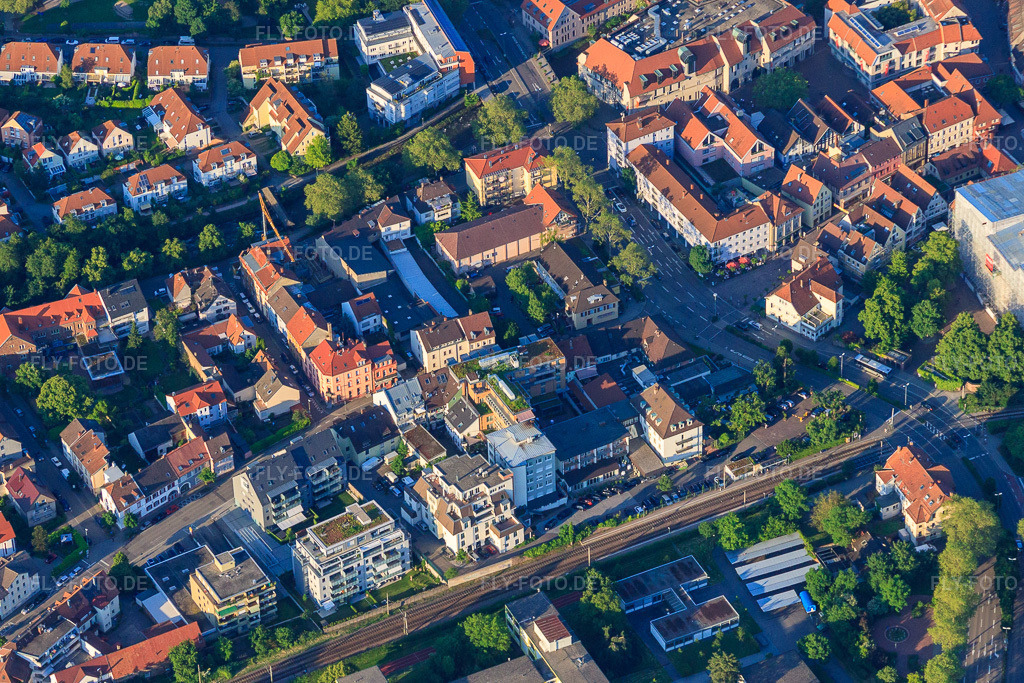 Luftbild: Rheinstraße mit Erbprinz - Weinstube Sibylla in Ettlingen im Bundesland Baden-Württemberg in Deutschland. Foto: IMG_57402.jpg vom 06.06.2013 durch Werner Riehm/FLY-FOTO.deAuflösung des Originals: 4380 x 2920 px5 Sterne Hotel in Ettlingen | Hotel Erbprinz