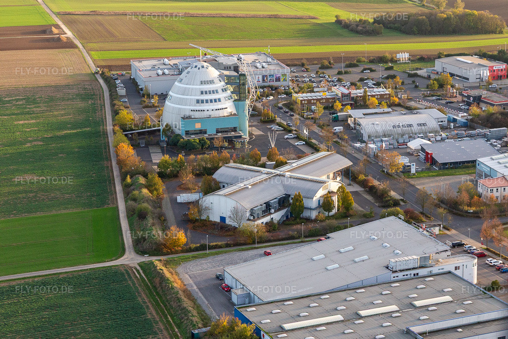 Luftbild: Cineworld Cineplex im Mainfrankenpark Neuhof in Dettelbach im Bundesland Bayern in Deutschland. Foto: IMG_119712.jpg vom 26.10.2019 durch Werner Riehm/FLY-FOTO.de