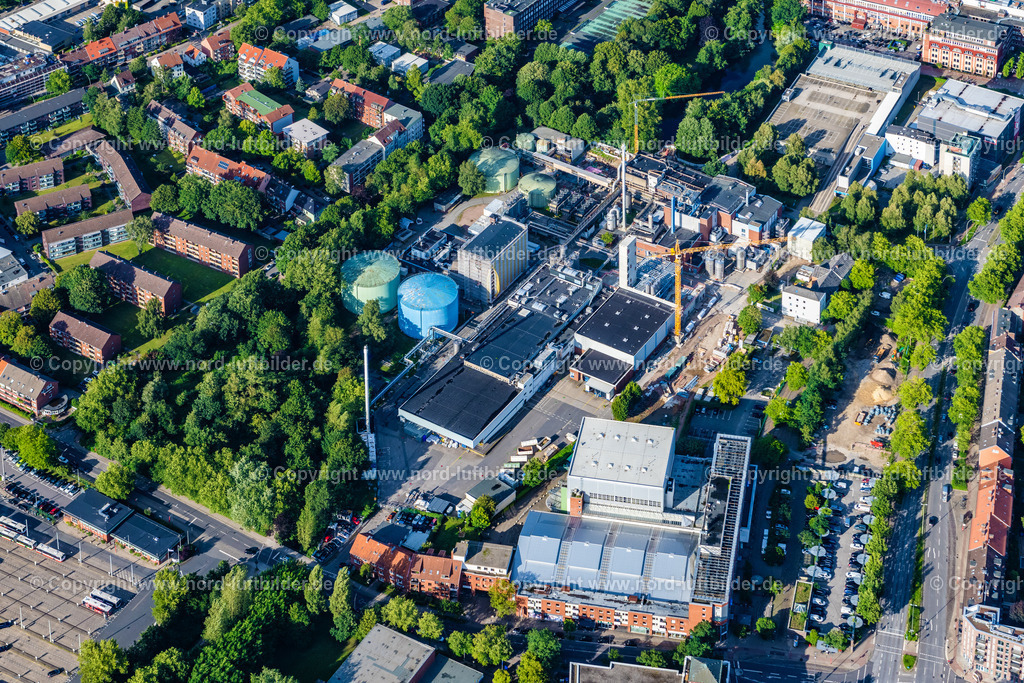 Hamburg_Wandsbek_Am_Neumarkt_ELS_2094090823 | HAMBURG 04.08.2023 Gebäude und Produktionshallen auf dem Werksgelände der Deutsche Hefewerke GmbH im Ortsteil Wandsbek in Hamburg, Deutschland. // Building and production halls on the premises of Deutsche Hefewerke GmbH in the district Wandsbek in Hamburg, Germany. Foto: Martin Elsen