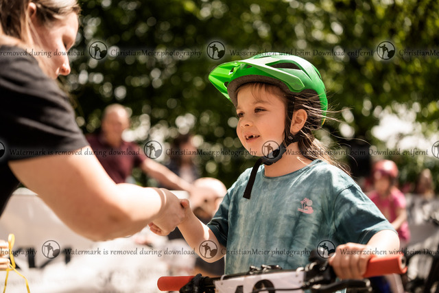 Eierlesen 2026 | Sie wurden bei einem Event oder Sportanlass fotografiert? Hier finden sie ihre Bilder! - Realisiert mit Pictrs.com