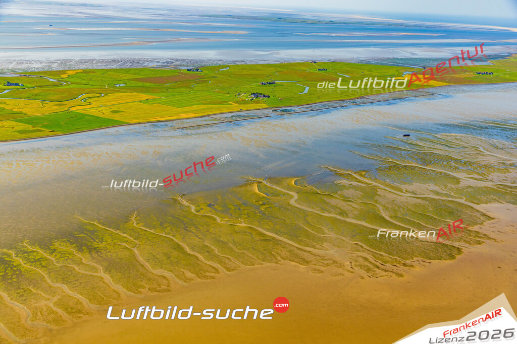 Luftbild der Stadt Langeneß - Die Luftaufnahme wurde 2025 vom UL-Flugzeug heraus erstellt ( keine Drohne ) - Hochauflösende Luftaufnahme - für professionelle Ausdrucke geeignet. Die Geschenkidee !Hier alle&nbsp;Infos zur Lizenzierung der LuftaufnahmeWir fliegen auch dieses Jahr wieder in Ihre Region um Luftbilder zu erstellen.- Luftbild anfragen