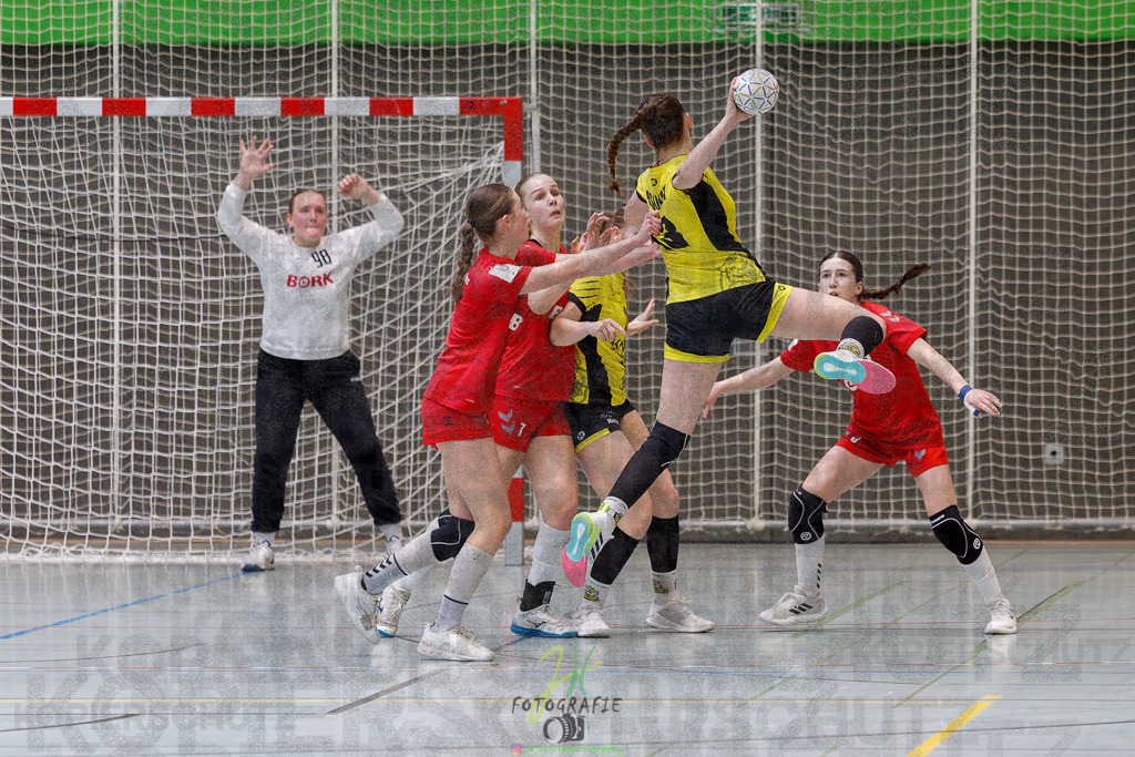 Hessenmeisterschaft wJC - Finale; HSG Kleenheim - HSG Weiterstadt/ Braunsh.Worf. | Hessenmeisterschaft wJC - Finale; HSG Kleenheim - HSG Weiterstadt/ Braunsh.Worf. am 22.03.2025 in Biedenkopf (Sporthalle Lahntalschule)Photo © 2025 - Jörg Heinrich - Realisiert mit Pictrs.com