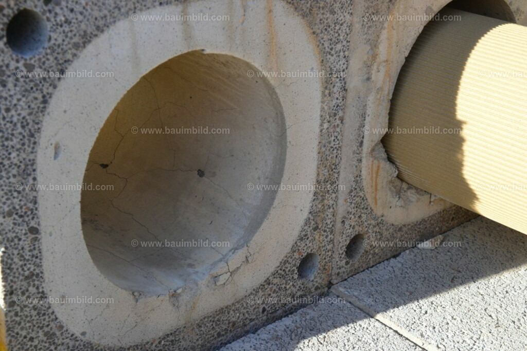 bib-lg08-schornstein-0006 | Nach LV-Leistungsgruppen sortierte Detailfotos über den Bau eines Hauses. Alle Hausbau-Bilder direkt vom Urheber und Autor der Website Haus-Selber-Bauen.com