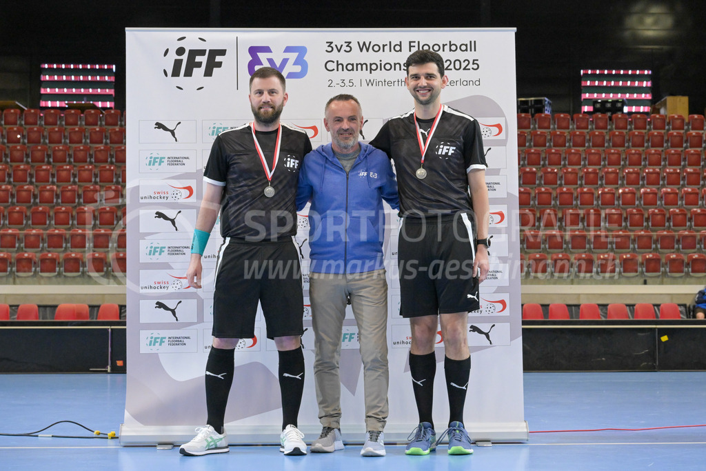 3v3 World Floorball Championships 2025 - Medal Ceremony | Referees, during 3v3 World Floorball Championships 2025, Switzerland: 03.05.2025, Winterthur, AXA ArenaEvent page: <a href="https://www.u19wfc2025.ch/">www.u19wfc2025.ch</a>Credit: Markus Aeschimann, <a href="https://markus-aeschimann.ch">markus-aeschimann.ch</a>Instagram: <a href="https://instagram.com/sportfotografie.aeschimann">@sportfotografie.aeschimann</a> - Realisiert mit Pictrs.com