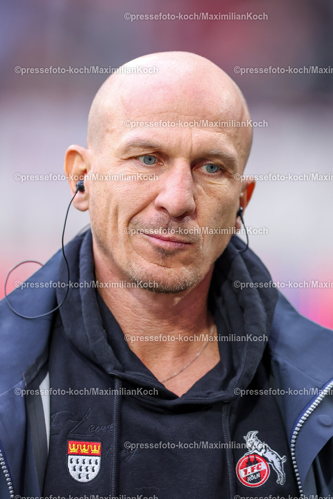 Koe09112402131 | 09.11.2024, 1. FC Köln - SpVgg Greuther Fürth, 2. Fußball Bundesliga, RheinEnergieSTADION, Saison 2024 2025: Trainer Gerhard Struber (Cheftrainer 1.FC Köln) unzufrieden verärgert Ärger ärgert sich frustriert unglücklich MimikDFB regulations prohibit any use of photographs as image sequences and or quasi-video.