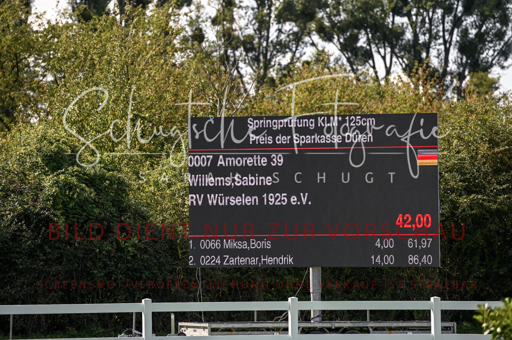 Schugtsche-Düren.2024-10.Springprf.M_-23 | Schugtsche Fotografie - Realisiert mit Pictrs.com