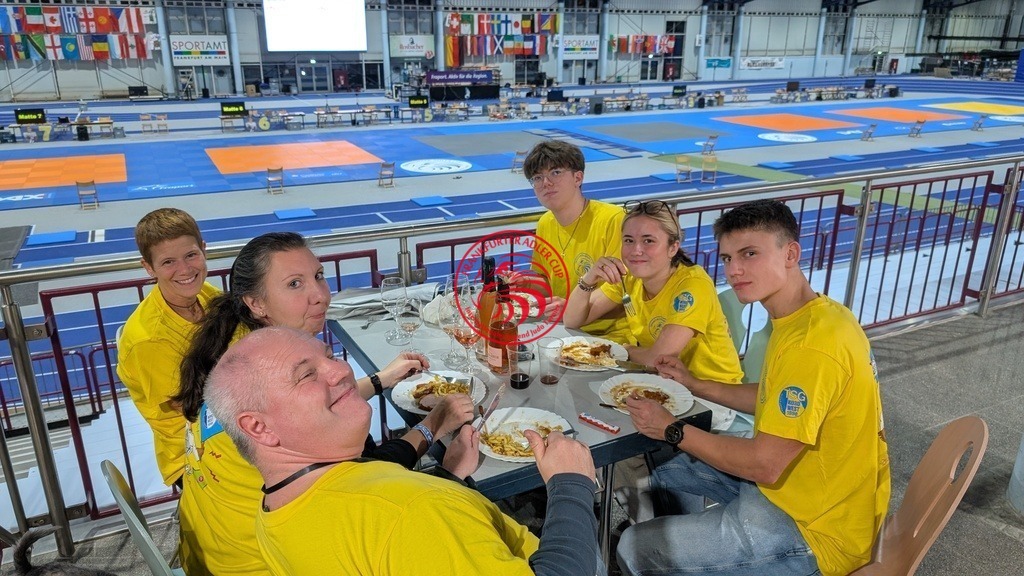 1000107940 | Fotos vom Adler Cup - Pictures from Adler Cup

Hier findet Ihr alle Eindrücke und großen Momente der Adler Cup Wochenenden. Here you will find all impressions and great moments of the Adler Cup weekends. - Realisiert mit Pictrs.com