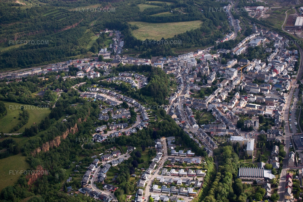 Aerial view: View of the town in Ottange in the state Moselle, France. – Photo: IMG_50564.jpg taken on 06/23/2012 by Werner Riehm/FLY-FOTO.com – Resolution of the original: 4752 x 3168 px
