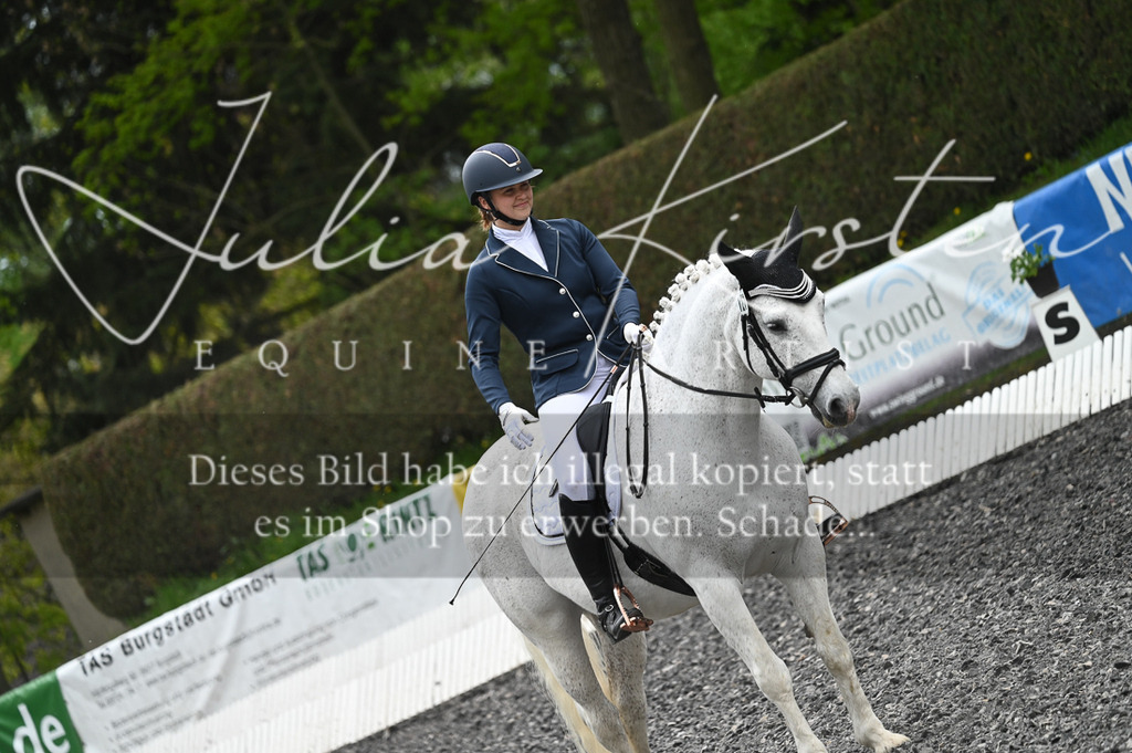 20230512_JK-Röhrsdorf-07-196 | Pferde- und Turnierfotografie in Westsachsen. Pferdeportraits, Auftragszeichnungen und intuitive Kunst.