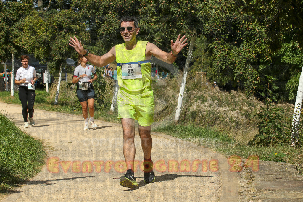 250824_1245_EX1_0393 | Sportfotografie im Rhein-Sieg Kreis, Köln, Bonn, NRW, Rheinland Pfalz, Hessen, etc. Unser Tätigkeitsfeld umfasst den Laufsport vom Volkslauf über den Marathon, Duathlon, Triathon bis zum Ultralauf wie Kölnpfad Ultra oder Schindertrail.