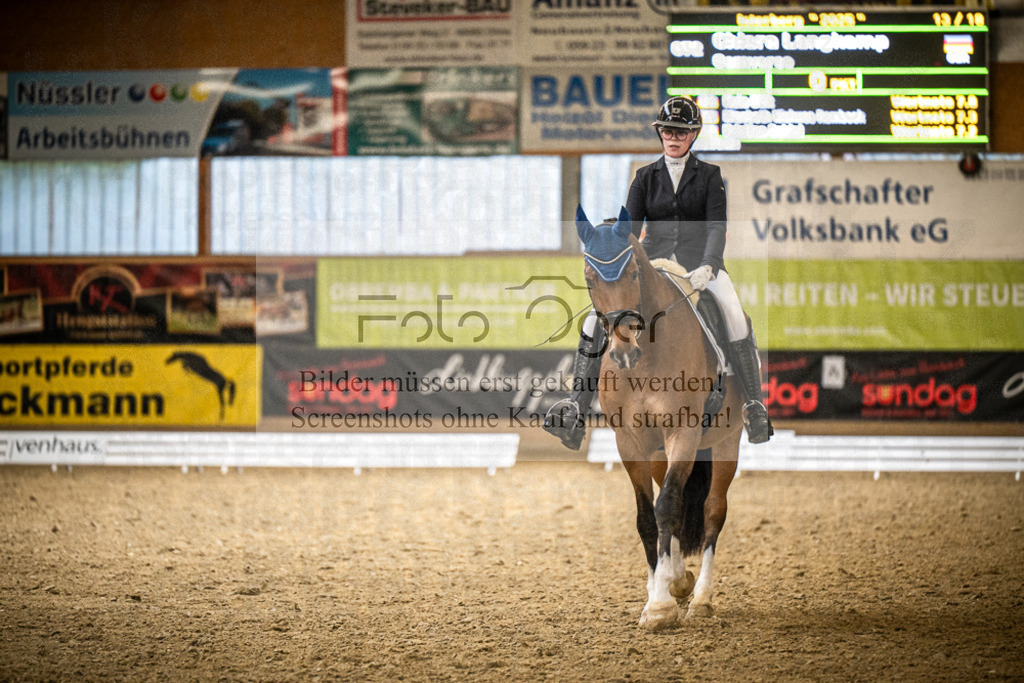 DOS_2407 | Entdecke hochwertige Reitturnierfotos von Foto Oger. Professionell, emotional und authentisch – jetzt Lieblingsmomente im Shop bestellen.Deutschlandweite Turnierfotografie. - Realisiert mit Pictrs.com