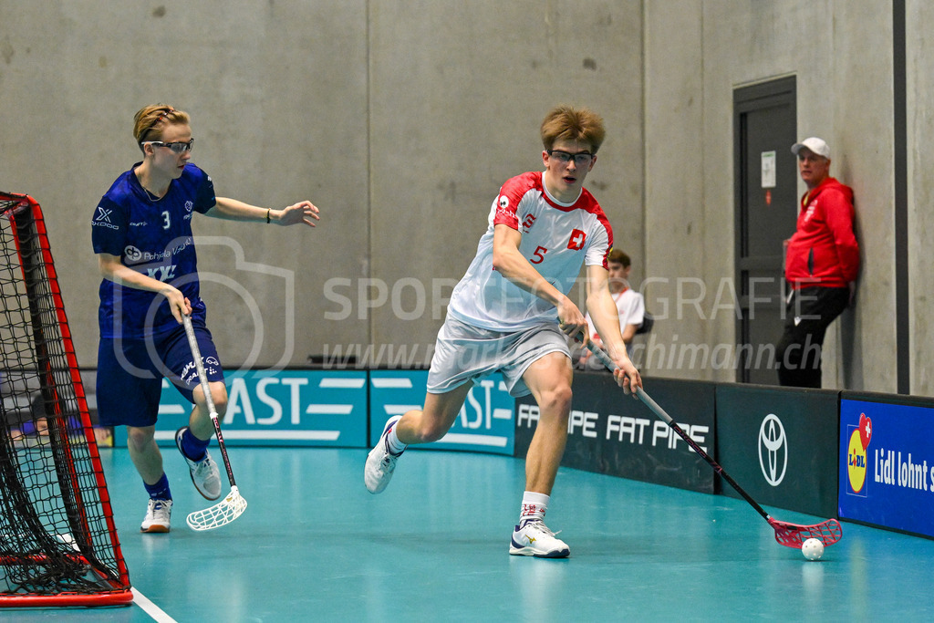 Switzerland U19 vs Finland U19 - 3. February 2024 | Switzerland U19 vs Finland U19
U19 Men International Matches in Switzerland
GoEasy Arena, Siggenthal Station
Switzerland forward #5 Severin Schmid chased by Finland forward #3 Artturi Hyvärinen.
Credit: Markus Aeschimann | <a href="https://www.markus-aeschimann.ch">Sportfotografie Markus Aeschimann</a> | <a href="https://www.instagram.com/sportfotografie.aeschimann">@sportfotografie.aeschimann</a> - Realisiert mit Pictrs.com