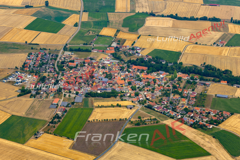 weigenheim-luftbild-2022-7903 | Aktuelles Luftbild von  Weigenheim - Die Luftaufnahme wurde 2022 mittels UL-Flugzeug erstellt ( keine Drohne ) - hochauflösende Kamera-Systeme von  Canon -
Beste Qualität - Für grossformatige Ausdrucke geeignet. Die Geschenkidee !