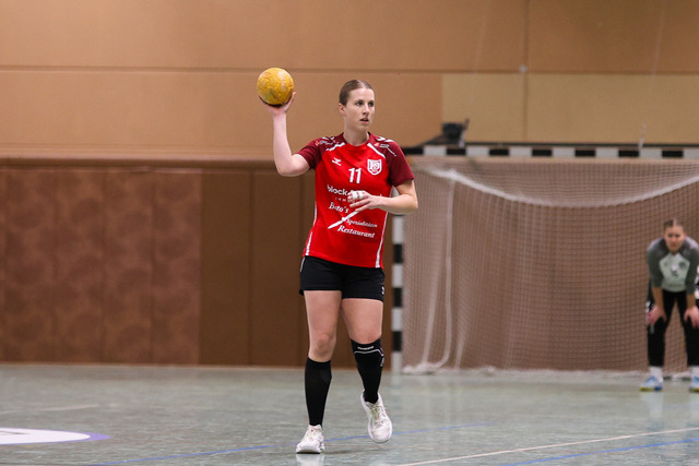 Handball I Damen I Saison 2025-2026 I Verbandsliga Süd I HSG Kalkberg 06 - MTV Dänischenhagen I 14.12.2025.41 | Laura Warnecke (11, MTV Dänischenhagen) - Realisiert mit Pictrs.com