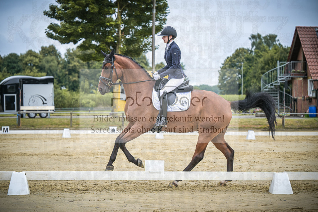 DOS_3774 | Entdecke hochwertige Reitturnierfotos von Foto Oger. Professionell, emotional und authentisch – jetzt Lieblingsmomente im Shop bestellen.Deutschlandweite Turnierfotografie. - Realisiert mit Pictrs.com