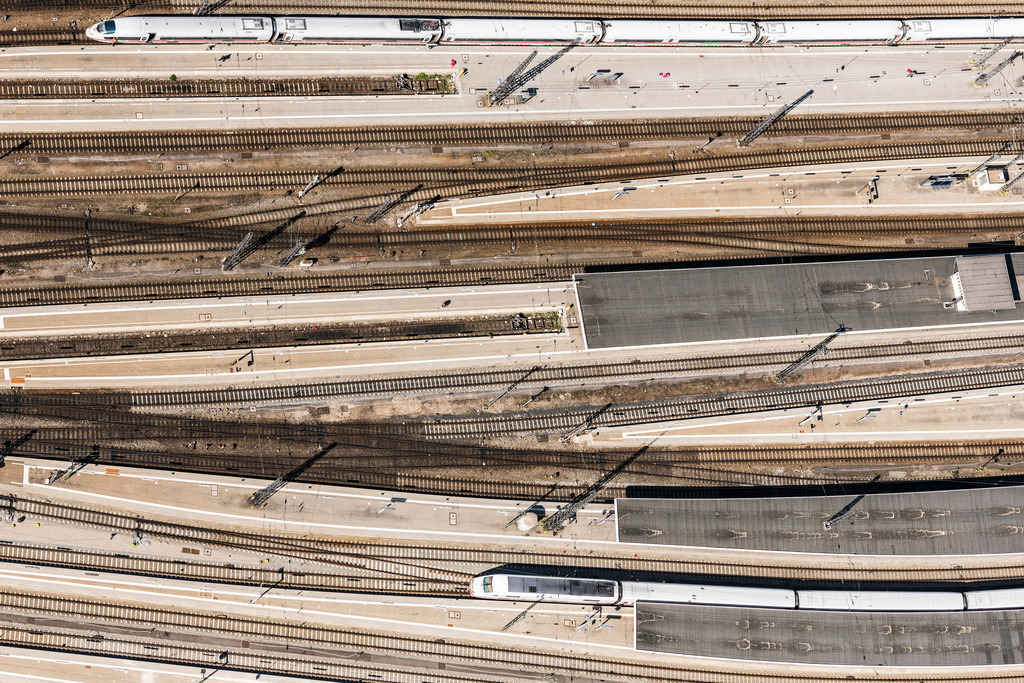 dr__dsc9107.jpg | MüNCHEN 07.05.2018 Gleisverlauf und Gebäude des Hauptbahnhofes der Deutschen Bahn in München im Bundesland Bayern, Deutschland. // Track progress and building of the main station of the railway in Munich in the state Bavaria, Germany. Foto: Daniel Reiter