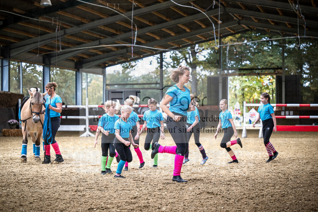 DOS_0037 | Entdecke hochwertige Reitturnierfotos von Foto Oger. Professionell, emotional und authentisch – jetzt Lieblingsmomente im Shop bestellen.Deutschlandweite Turnierfotografie. - Realisiert mit Pictrs.com