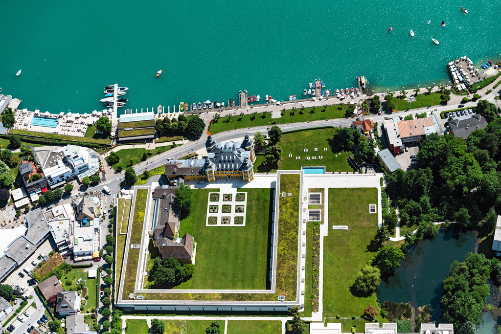dr__0026047.jpg | VELDEN AM WöRTHERSEE 25.06.2019 Gebäudekomplex der Hotelanlage Falkenstein Schlosshotel Velden in Velden am Wörthersee in Kärnten, Österreich. // Complex of the hotel building Falkenstein Schlosshotel Velden in Velden am Woerthersee in Kaernten, Austria. Foto: Daniel Reiter