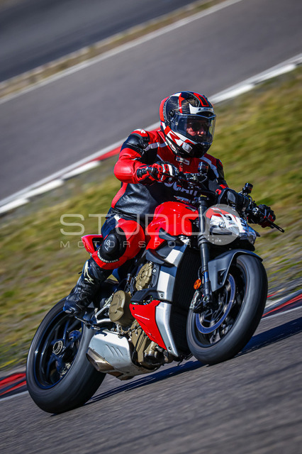 0956-260526NBR-031_956 | Deine Full-Service-Agentur für ✔️Videoproduktionen und ✔️Motorsportfotografie Jetzt Angebot anfragen!