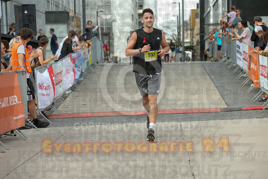 250920_1520_EX1_8925 | Sportfotografie im Rhein-Sieg Kreis, Köln, Bonn, NRW, Rheinland Pfalz, Hessen, etc. Unser Tätigkeitsfeld umfasst den Laufsport vom Volkslauf über den Marathon, Duathlon, Triathon bis zum Ultralauf wie Kölnpfad Ultra oder Schindertrail.