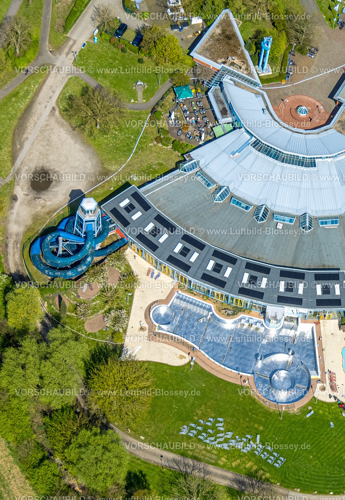 Witten260401620 | Luftbild, Freizeitbad Heveney Hallenbad und Sauna, Wasserrutsche und Aussenbecken, Heven, Witten, Ruhrgebiet, Nordrhein-Westfalen, Deutschland