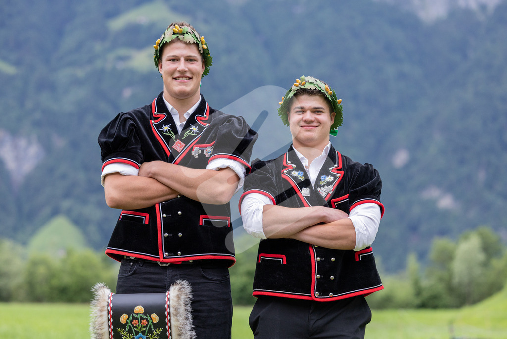 UKSF2026_Ehrung_00058 | Pfyl Reto und Steinauer Samuel, beide mit erstem Kranz - Realisiert mit Pictrs.com