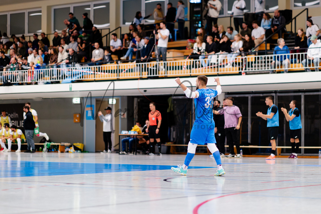 Futsal-Bundesliga, Saison 2025/2026, 9. Spieltag: SC Preußen Münster - YB Balkan Pfarrkirchen | Futsal-Bundesliga, Saison 2025/2026, 9. Spieltag, SC Preußen Münster empfängt YB Balkan Pfarrkirchen in der Universitäts-Sporthalle in Münster. Foto: sportfotografie.ms | Markus Paletta - Realisiert mit Pictrs.com