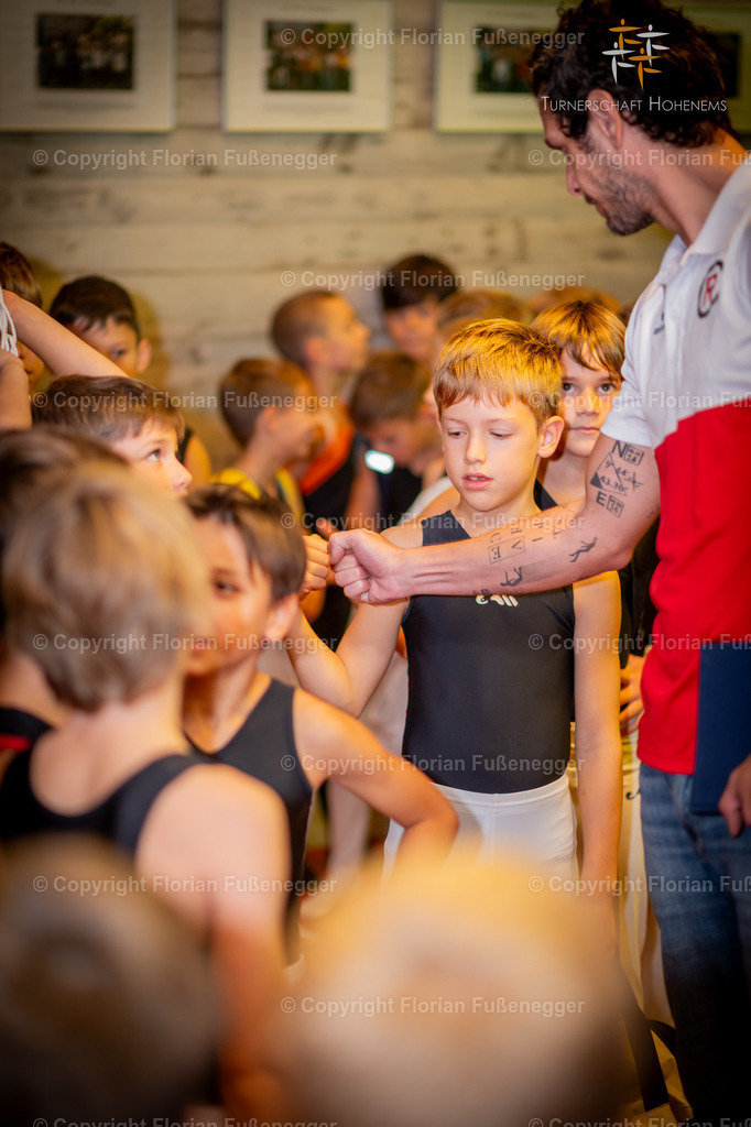 Promo-233 | "Fussifoto.com – Ihr Ansprechpartner für hochwertige Fotografie! Entdecken Sie kreative Bilder und professionelle Dienstleistungen. Kontaktieren Sie uns für Ihre Projekte!"