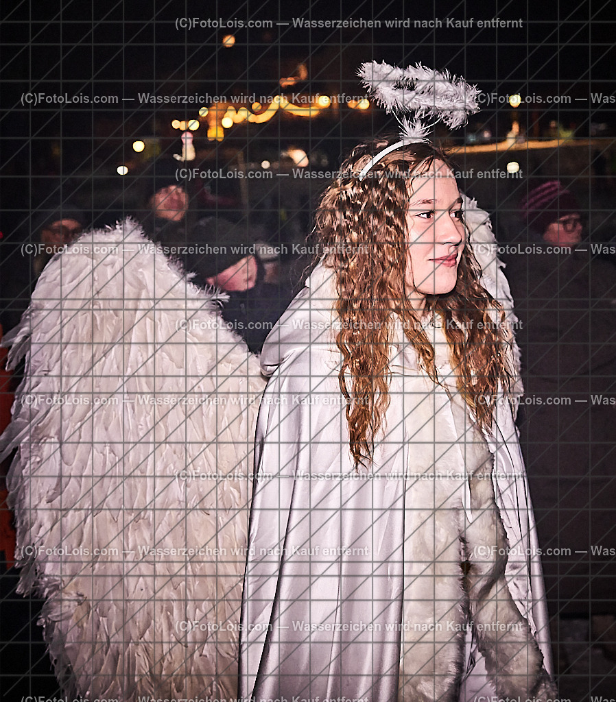 _ALP8305_NACHTderBALLONE_Lackenhof_Gaminger Oetscherteufel | ... mit dem Ballonsportclub Ötscherland aus Wieselburg, der Bergrettung Lackenhof mit einer Schauübung, der Perchtengruppe 'Gaminger Ötscherteufeln' und dem Musikverein Lackenhof, die Ballonfahrer spendeten ihre Gage in diesem Jahr dem schwer verunglückten Gerald Bernreiter alias 'KLEX' der erst nach der ReHa und einem Umbau seines Hauses in Lackenhof frühestens im Mai 2026 wieder nach Hause kommen kann, So 28. Dezember 2025.