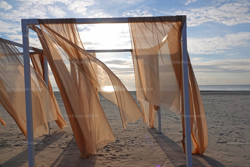 Beach attracts with unusually white and fine sand | Landscape photography, spectacular waves, Atlantic Ocean, Baltic Sea