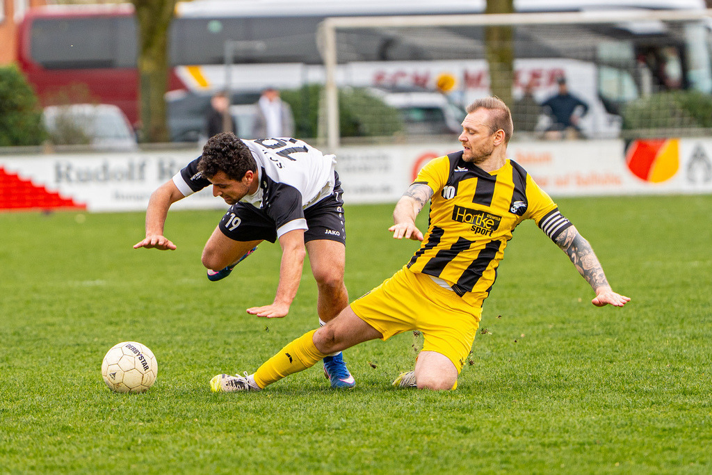 Fußball I Herren I Saison 2025-2026 I Kreisliga VEC I 22. Spieltag I SC SW Bakum - SV Falke Steinfeld I 24403 | jns.sportfotos - Realisiert mit Pictrs.com