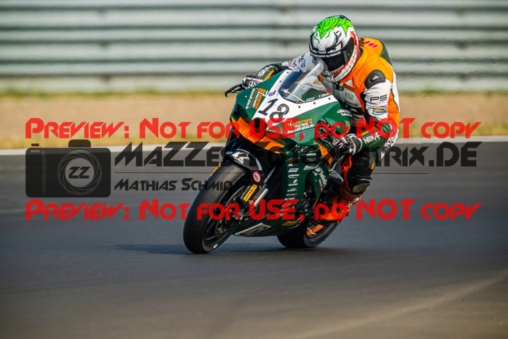 MaZZes_FotoMatrix_220626_6729 | PROSUPERSTOCK