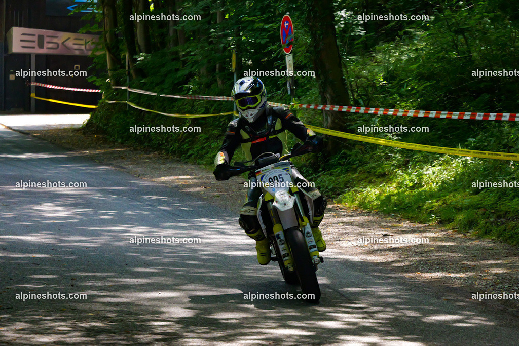 P1036753 | Erleben Sie atemberaubende, hochqualitative Fotos Ihrer Fahrt entlang der malerischen Alpenstraßen. Besuchen Sie alpineshots.com, um professionelle Aufnahmen Ihrer unvergesslichen Reise zu finden und zu kaufen - Realisiert mit Pictrs.com
