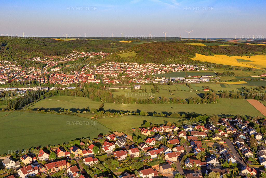 Luftbild: Am Taubenberg im Ortsteil Gerlachsheim in Lauda-Königshofen im Bundesland Baden-Württemberg in Deutschland. Foto: IMG_146300.jpg vom 10.05.2025 durch Werner Riehm/FLY-FOTO.de