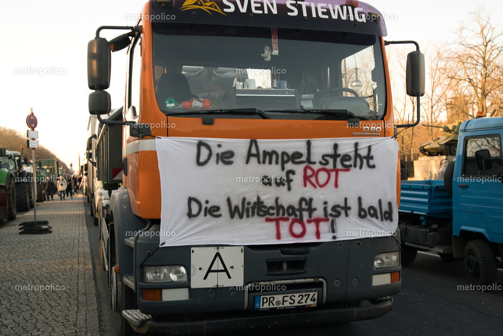 Bauernprotest Berlin am 8. Januar 2024 (16) | Metropolico
