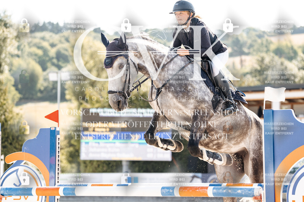CK902637 | Turnierfotografie Pferdefotografie Trier Rheinland-Pfalz Pferdesport Reitsport Tierfotografie Sportfotografie Pferdevideo Pferdevideografie Equestrianvideography equestrianphotography  - Realisiert mit Pictrs.com