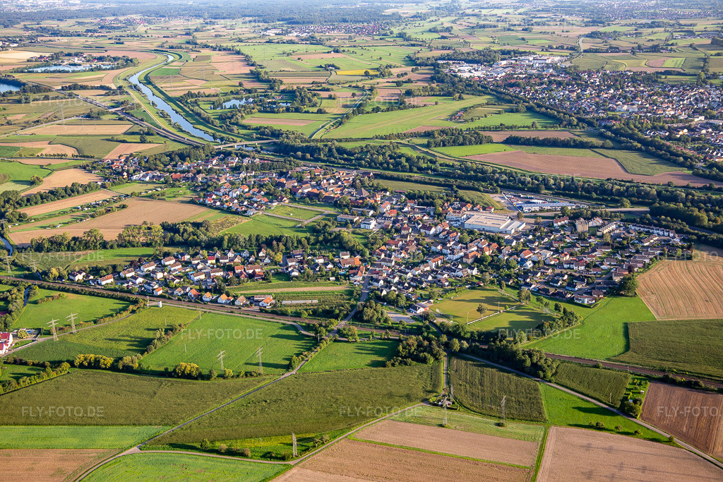 Luftbild: Ortsansicht von Norden im Ortsteil Neumühl in Kehl im Bundesland Baden-Württemberg in Deutschland. Foto: IMG_137805.jpg vom 18.08.2023 durch Werner Riehm/FLY-FOTO.de