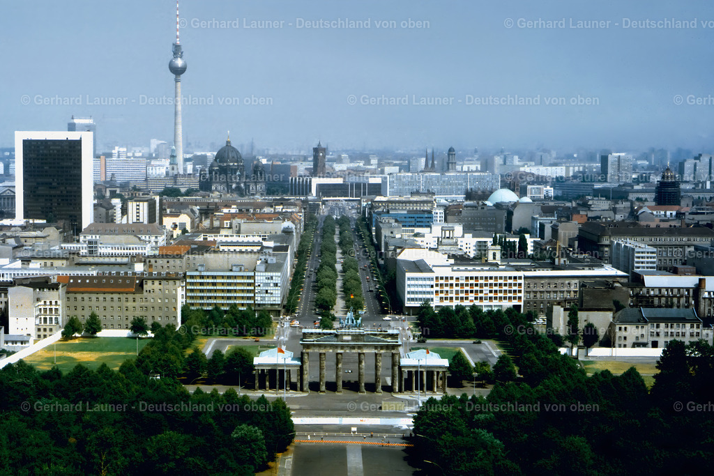 9000151 | Brandenburger Tor, Berlin 1982