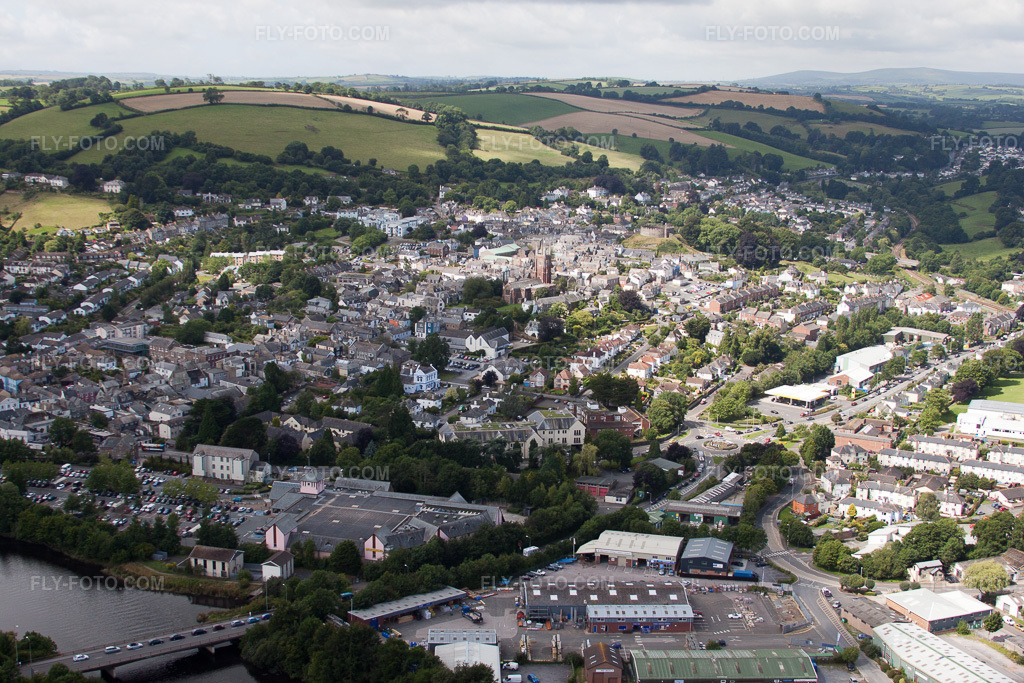 Aerial view: View of the town in Berry Pomeroy in the state England, Great Britain.Photo: IMG_19764.jpg taken on 07/25/2009 by Werner Riehm/FLY-FOTO.comResolution of the original: 4752 x 3168 px