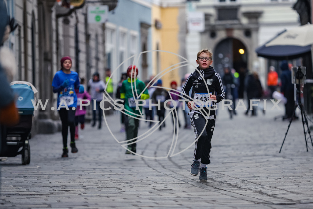 SILVESTERLAUF LINZ 25 | Linz, AUSTRIA, 31. Dezember 25, TRIRUN SILVESTERLAUF LINZ 25 , Image shows: 
Photo: WAPICS / BINDER Manuel