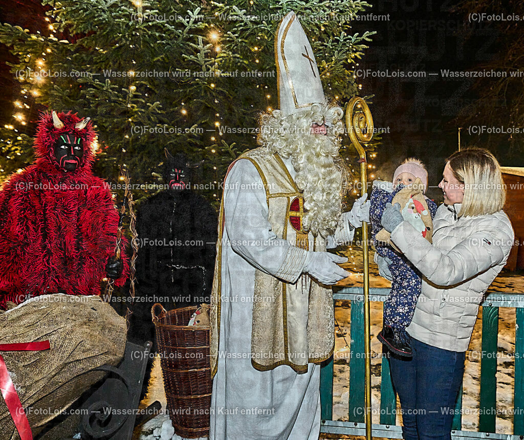 ALP4914_Wieselburger Advent_NikolausAbend_Gartner | (C)FotoLois.com, Alois Spandl, WIESELBURGER ADVENT, der Nikolaus kommt zu den Kindern und bringt Geschenke, Fr 8. Dez. 2023.
