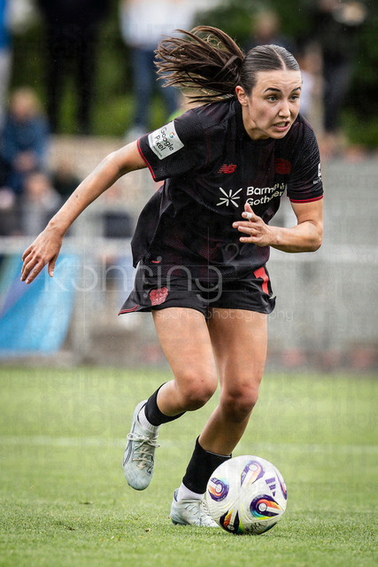 Frauen Fußball-Bundesliga; Bayer 04 Leverkusen - Werder Bremen, 17.05.2026 | LEVERKUSEN, 17.05.2026 - Loreen Bender (Bayer 04 Leverkusen, 19) während der Begegnung Bayer 04 Leverkusen - Werder Bremen an Spieltag 26 der Google Pixel Frauen-Bundesliga am 17.05.2026 im Ulrich-Haberland-Stadion in Leverkusen (Nordrhein-Westfalen). DFL REGULATIONS PROHIBIT ANY USE OF PHOTOGRAPHS AS IMAGE SEQUENCES AND/OR QUASI-VIDEO.