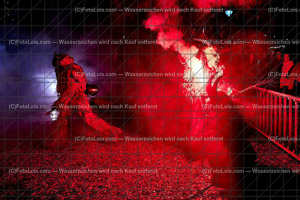 ALP7198_Wieselburger Advent_Zwieslteifln | (C)FotoLois.com, Alois Spandl. 25igster WIESELBURGER ADVENT, Perchtenlauf der 'Zwieslteifln', Fr 22. Dez. 2023.