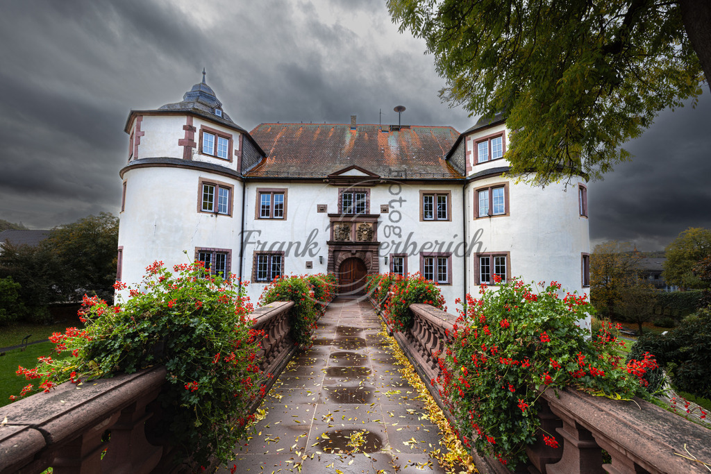 Rakete Hardheim | Hardheim, Rathaus, Schloss,Odenwald, Neckar-Odenwald-Kreis, Bauland,Naturpark Neckartal-Odenwald,Obere Burg, Walter Hohmann - Realisiert mit Pictrs.com