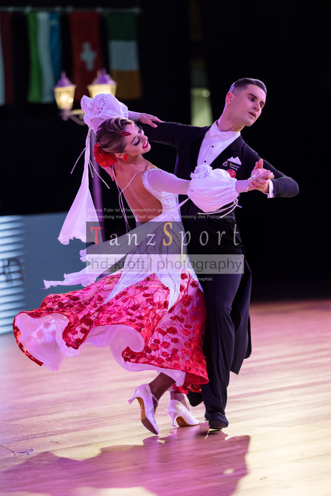 20241215_WDSF_Int_Open_Std-Riga-9778 | Tanzsportbilder, Standardtanz, Lateintanz, WDSF, DTV, LTVB, dancecomp, goc, hessen tanzt, blaues band der spree, walzer, tango, wiener walzer, slowfox, quickstepp, samba, rumba, cha-cha-cha, paso doble. jive, hd-kroft photography, turniertanzsport